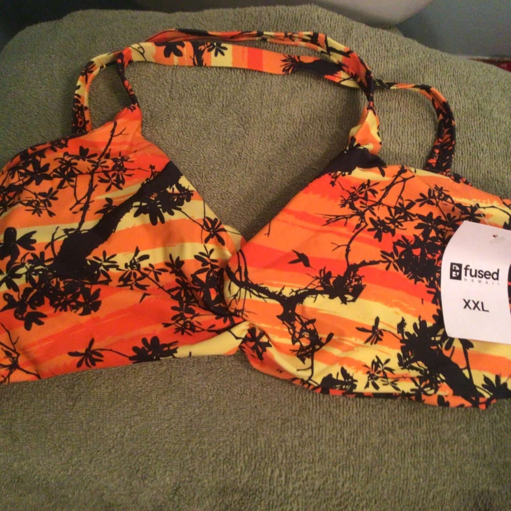 Fused Hawaii kohaniki top size 2X